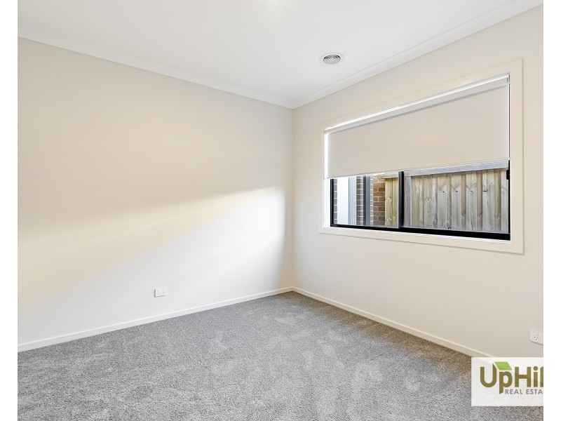 11 Boboli Avenue, Clyde North VIC 3978