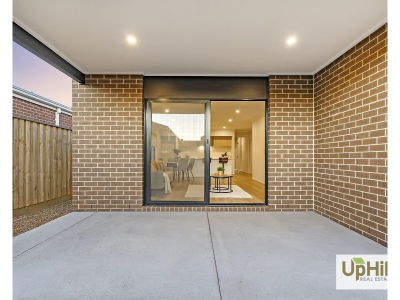 11 Boboli Avenue, Clyde North VIC 3978