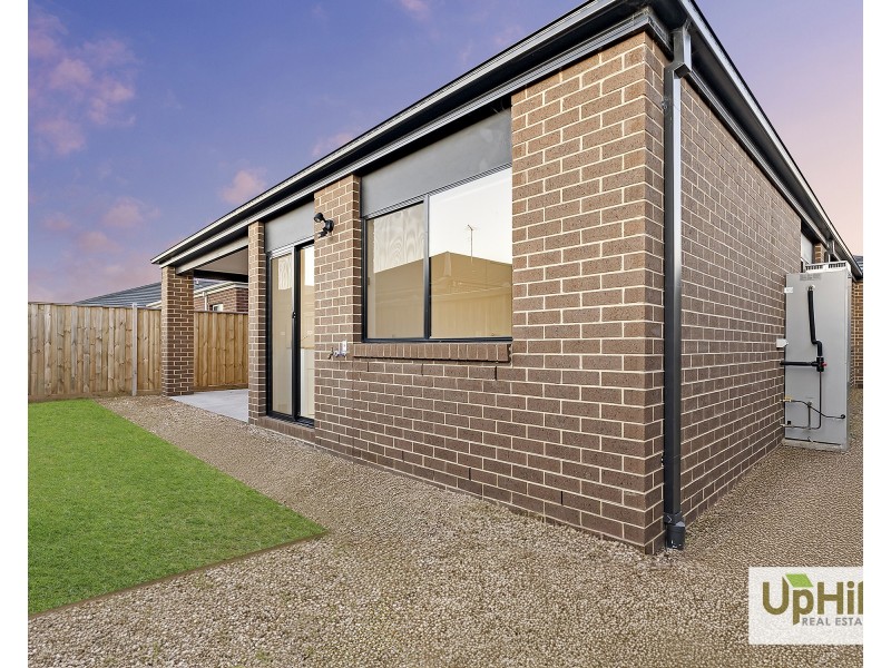 11 Boboli Avenue, Clyde North VIC 3978