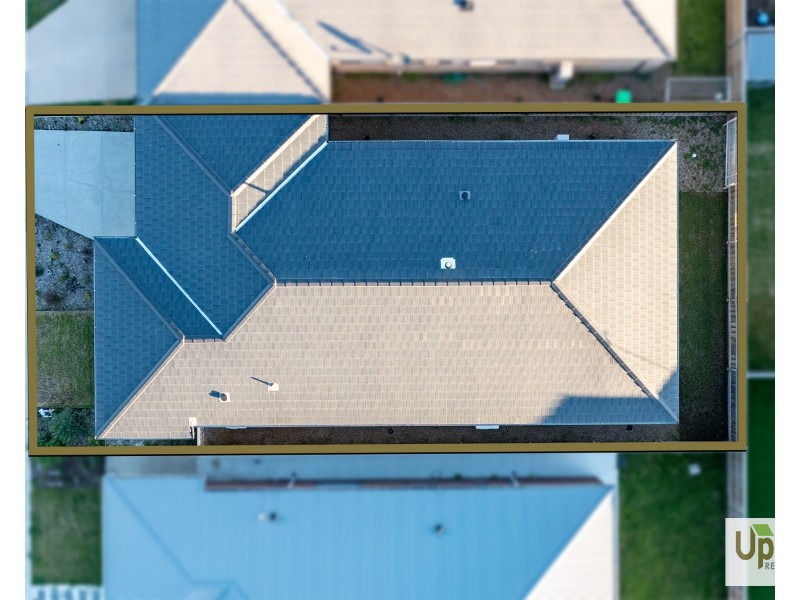 11 Boboli Avenue, Clyde North VIC 3978