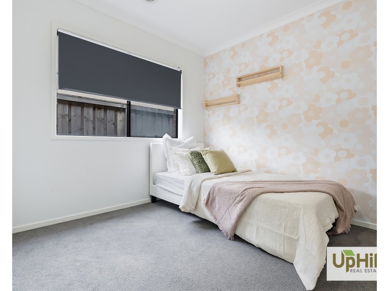 15 Dressen Way, Clyde North VIC 3978