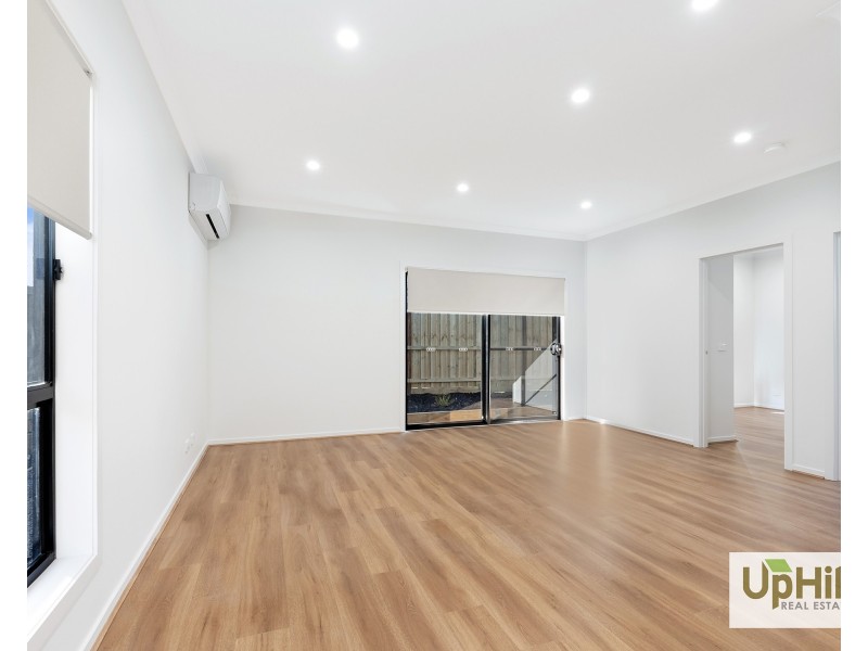 77 Plymouth Boulevard, Clyde North VIC 3978