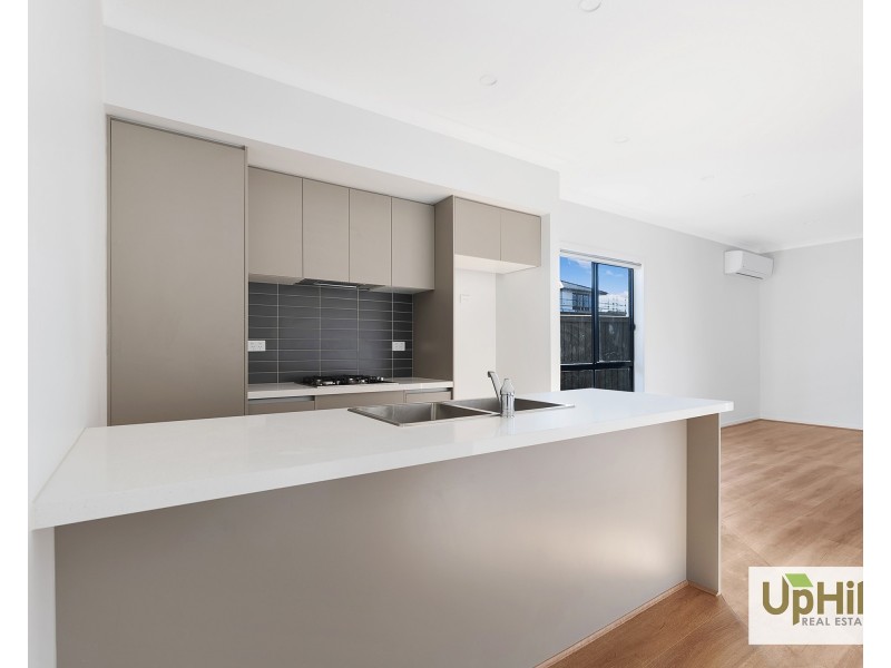 77 Plymouth Boulevard, Clyde North VIC 3978