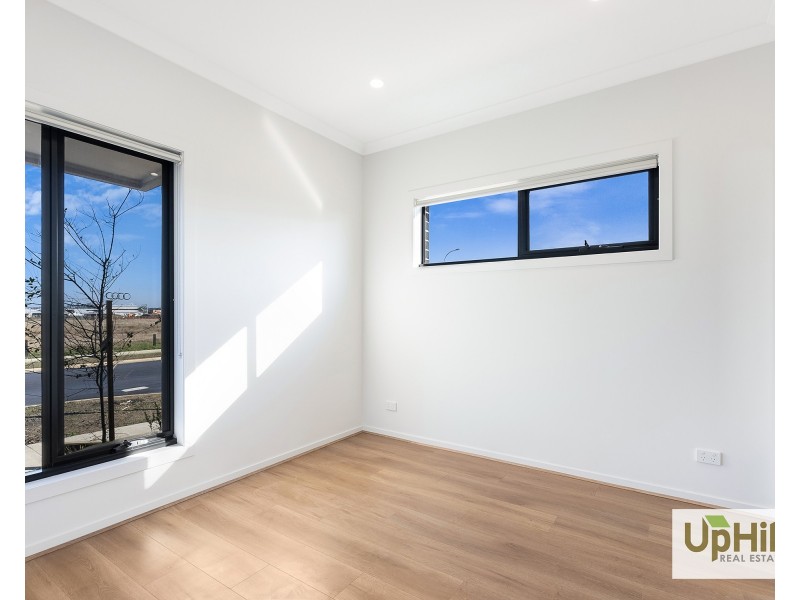 77 Plymouth Boulevard, Clyde North VIC 3978