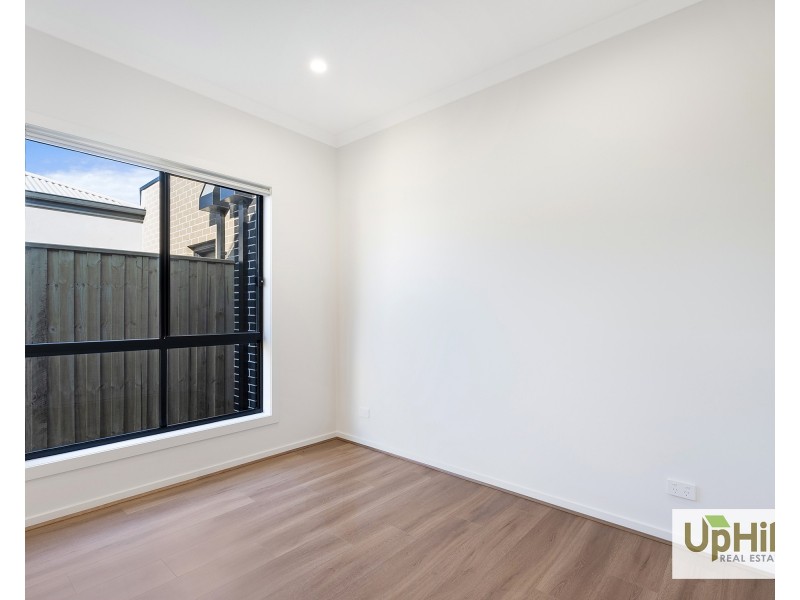 77 Plymouth Boulevard, Clyde North VIC 3978