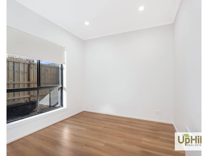 77 Plymouth Boulevard, Clyde North VIC 3978