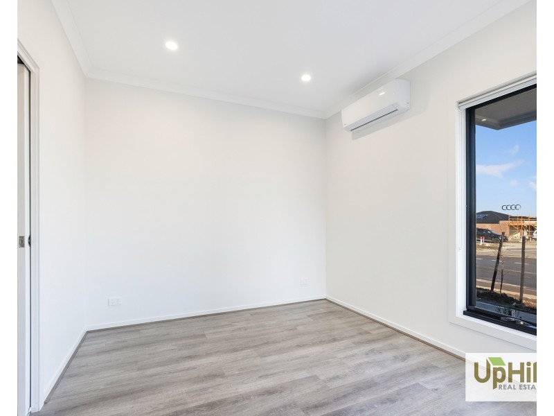 79 Plymouth Boulevard, Clyde North VIC 3978