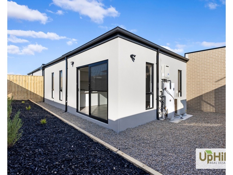 79 Plymouth Boulevard, Clyde North VIC 3978