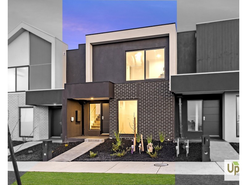 2 Seve Walk, Clyde North VIC 3978