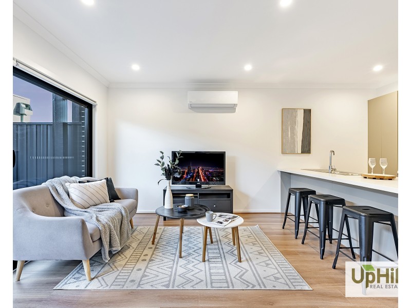 2 Seve Walk, Clyde North VIC 3978