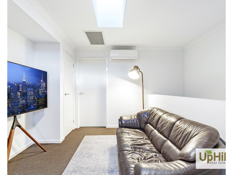 2 Talmalmo Lane, Clyde North VIC 3978