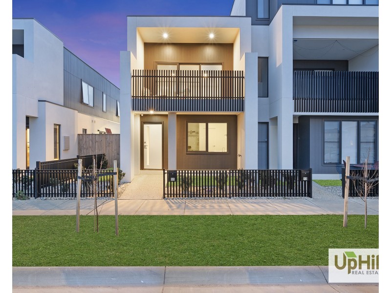 11 Davland Street, Clyde North VIC 3978