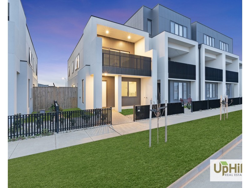 11 Davland Street, Clyde North VIC 3978