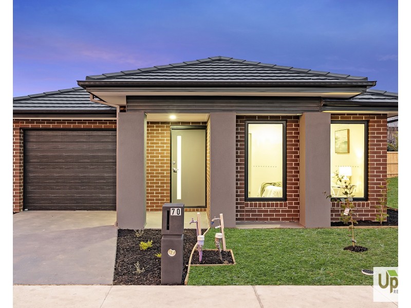70 Flowerbloom Crescent, Clyde North VIC 3978