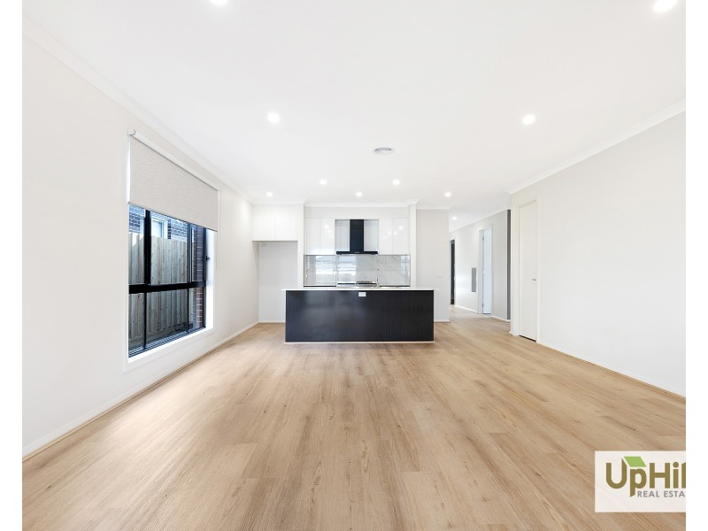 23 Winnows Street, Officer VIC 3809