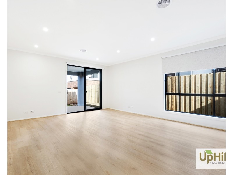 23 Winnows Street, Officer VIC 3809