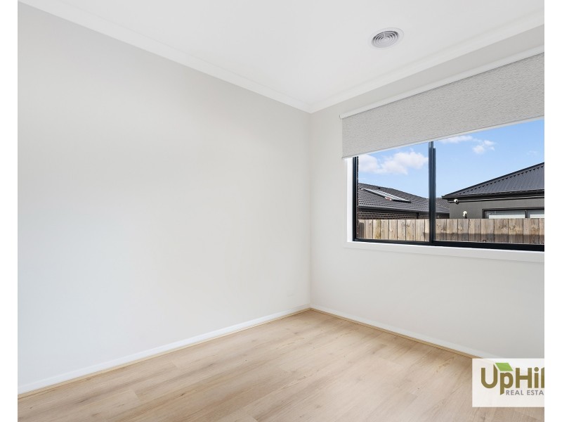 23 Winnows Street, Officer VIC 3809