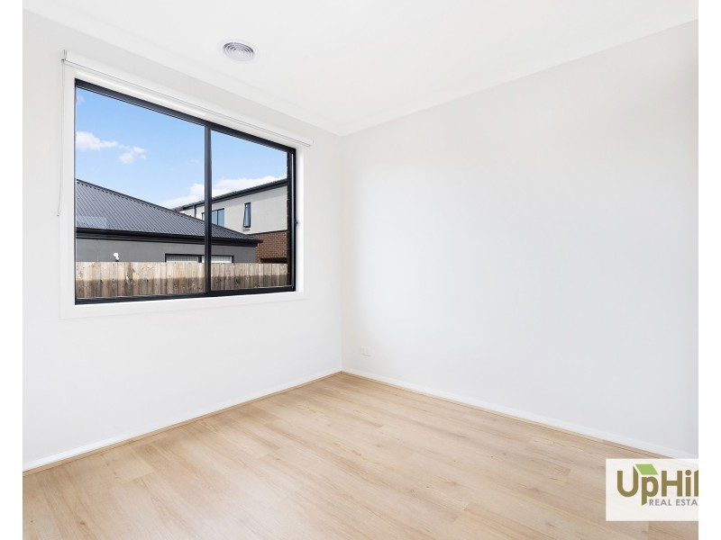 23 Winnows Street, Officer VIC 3809