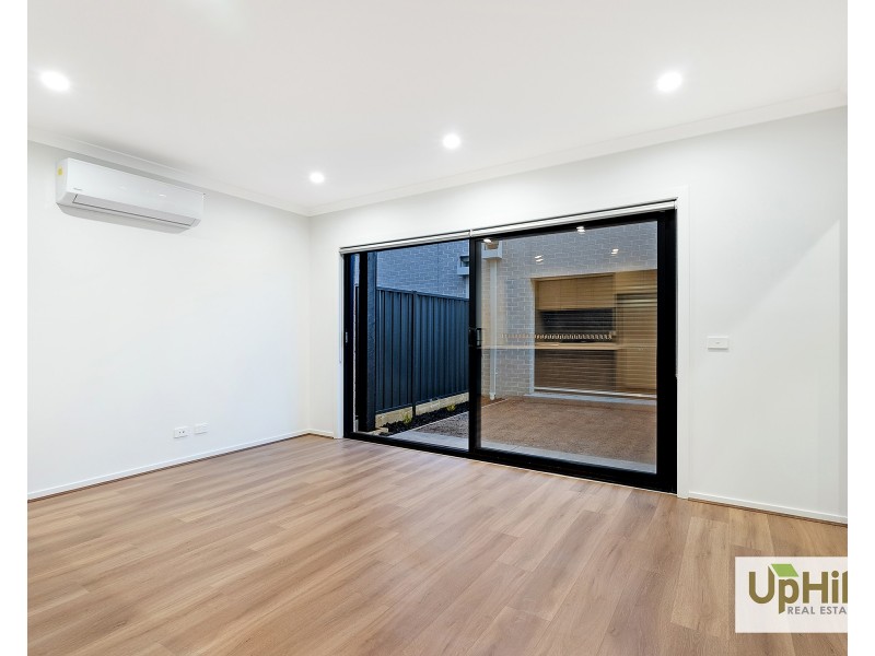 3 Seve Walk, Clyde North VIC 3978