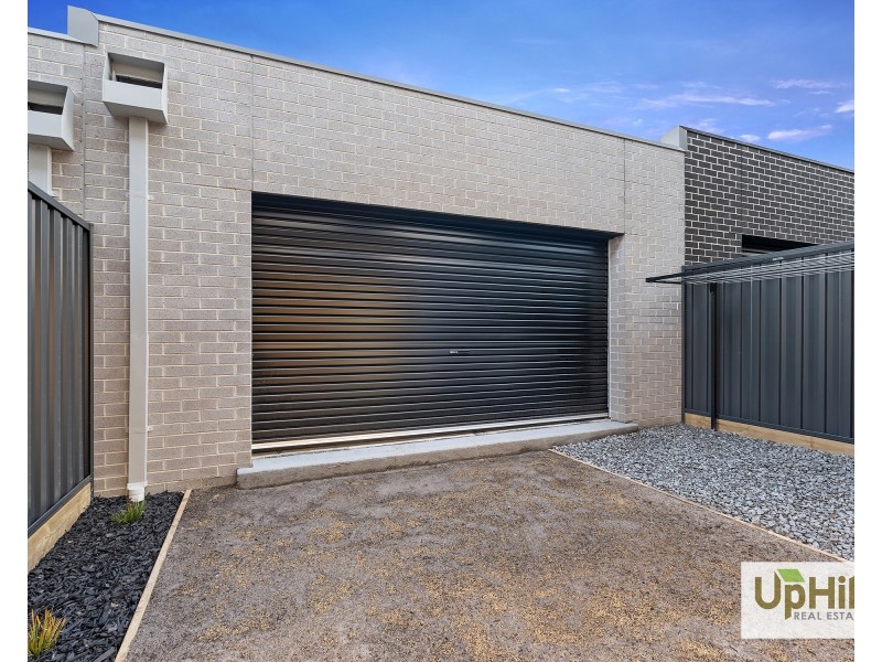 3 Seve Walk, Clyde North VIC 3978