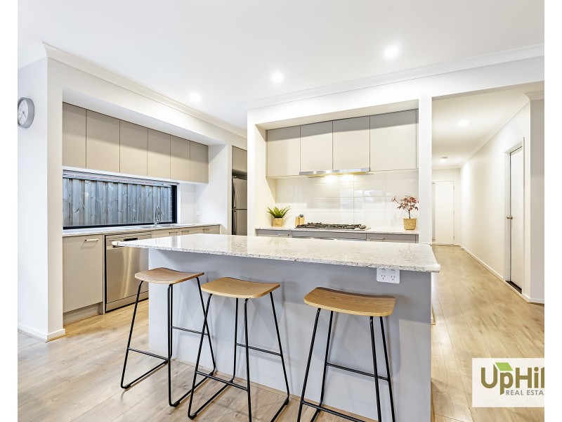 11 Parkrise Boulevard, Clyde North VIC 3978