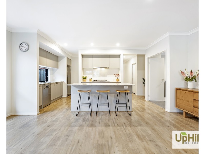 11 Parkrise Boulevard, Clyde North VIC 3978