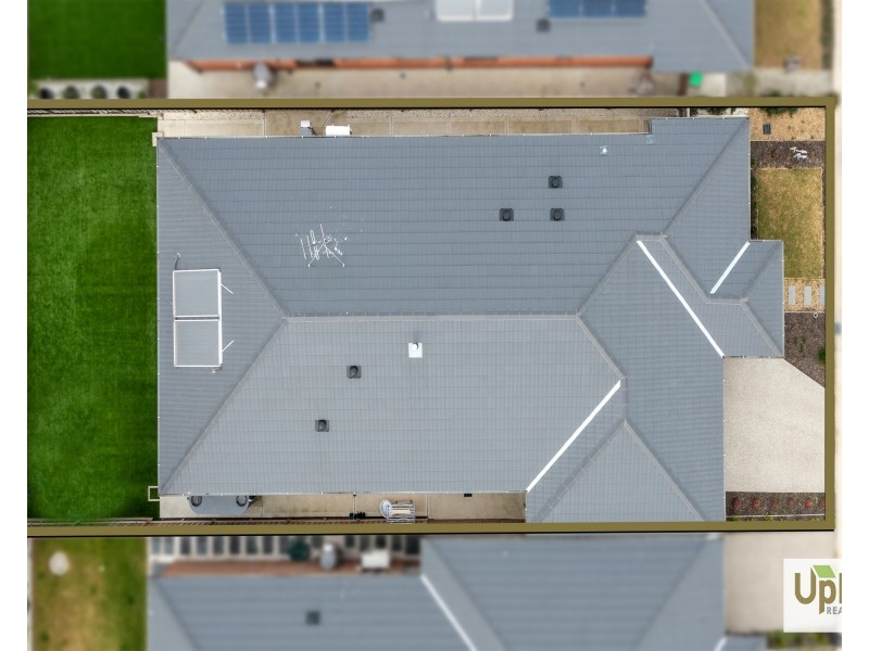 11 Parkrise Boulevard, Clyde North VIC 3978