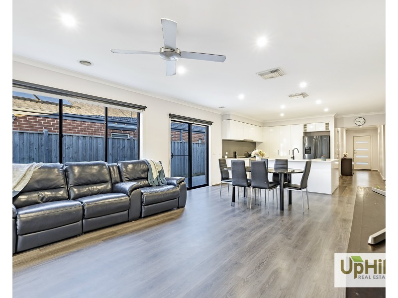 11 Moorgate Road, Clyde North VIC 3978