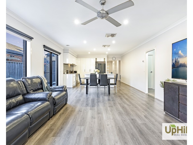 11 Moorgate Road, Clyde North VIC 3978