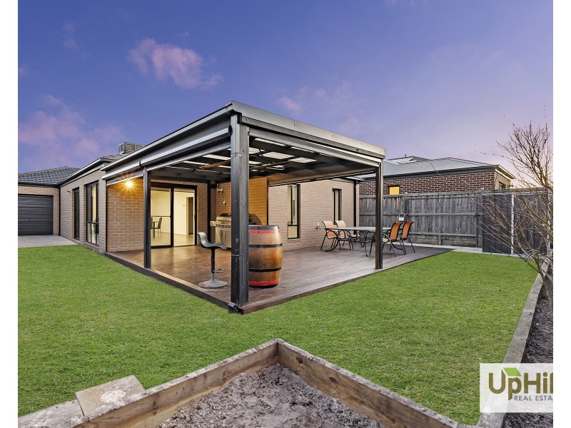 11 Moorgate Road, Clyde North VIC 3978