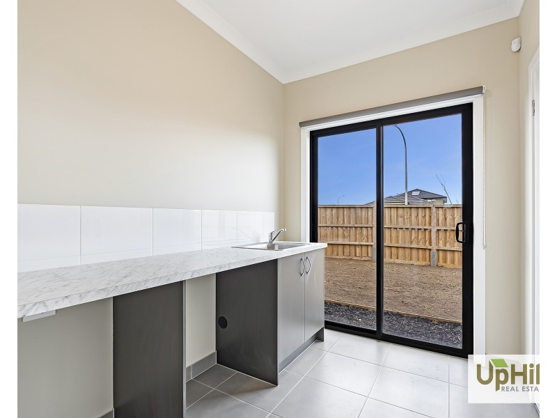 34 Twynam Road, Clyde North VIC 3978