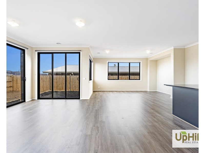 34 Twynam Road, Clyde North VIC 3978