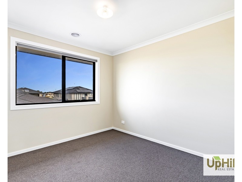 34 Twynam Road, Clyde North VIC 3978