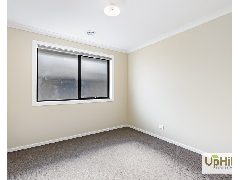 34 Twynam Road, Clyde North VIC 3978