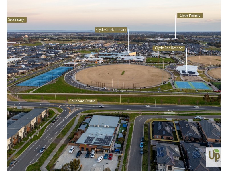 33 Mahal Drive, Clyde North VIC 3978