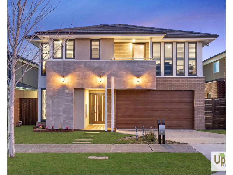 9 Graziers Crescent, Clyde North VIC 3978