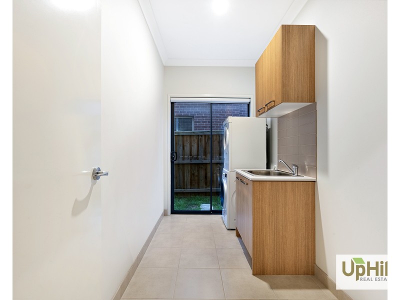 9 Graziers Crescent, Clyde North VIC 3978