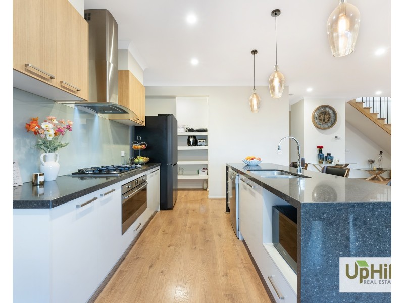 9 Graziers Crescent, Clyde North VIC 3978