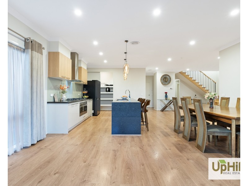 9 Graziers Crescent, Clyde North VIC 3978