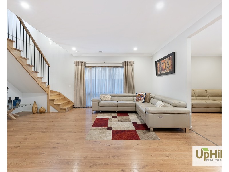 9 Graziers Crescent, Clyde North VIC 3978