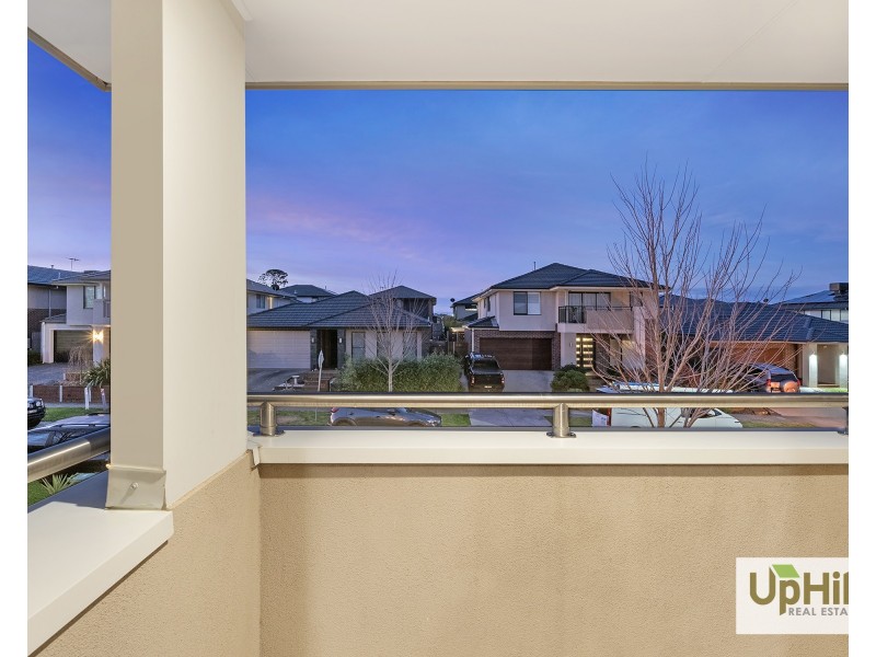 9 Graziers Crescent, Clyde North VIC 3978