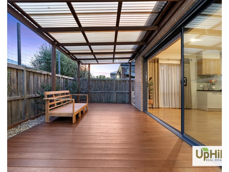 9 Graziers Crescent, Clyde North VIC 3978