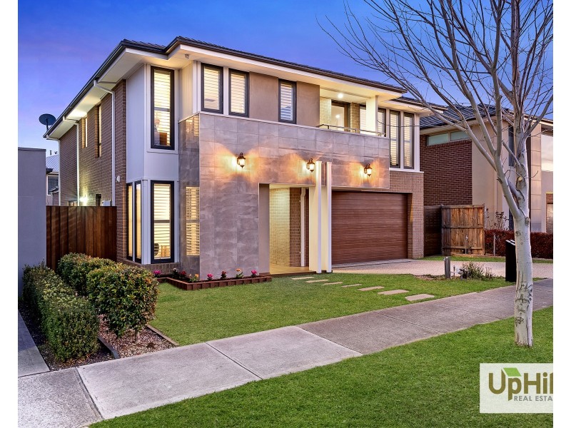 9 Graziers Crescent, Clyde North VIC 3978