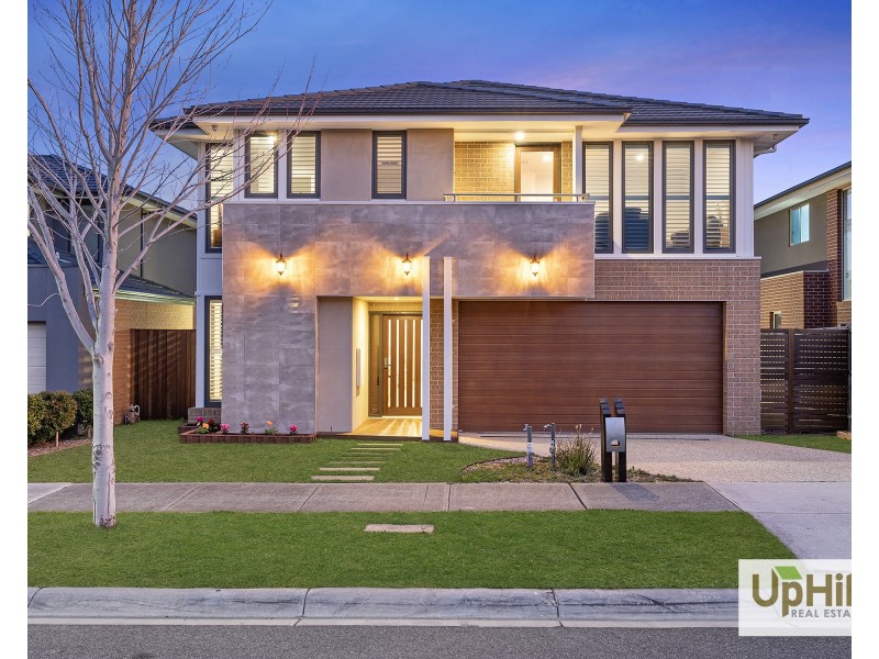 9 Graziers Crescent, Clyde North VIC 3978