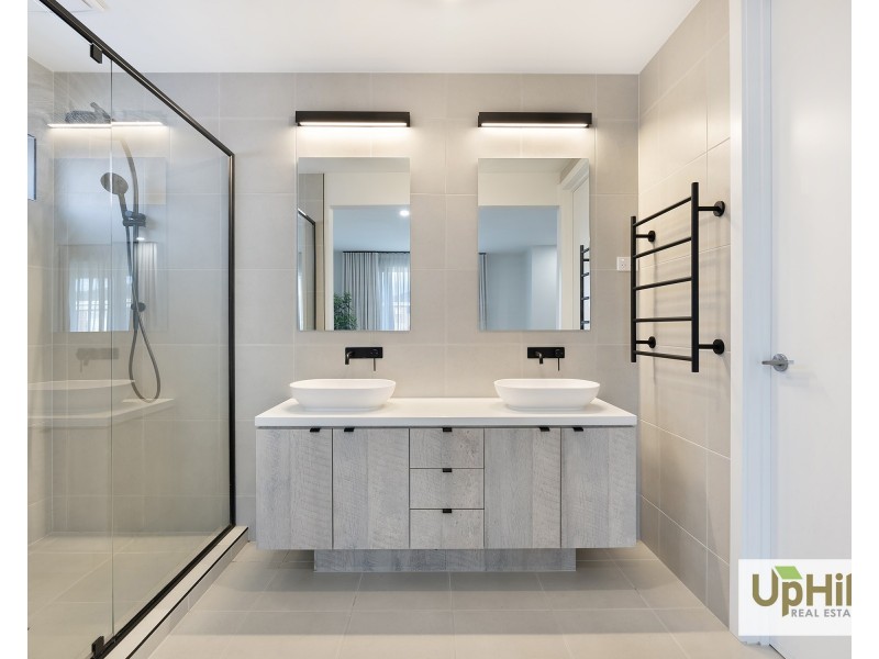 14 Noah Road, Clyde North VIC 3978