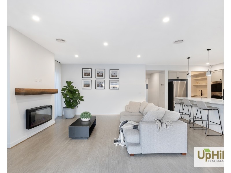 14 Noah Road, Clyde North VIC 3978