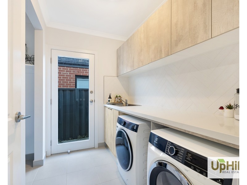 14 Noah Road, Clyde North VIC 3978