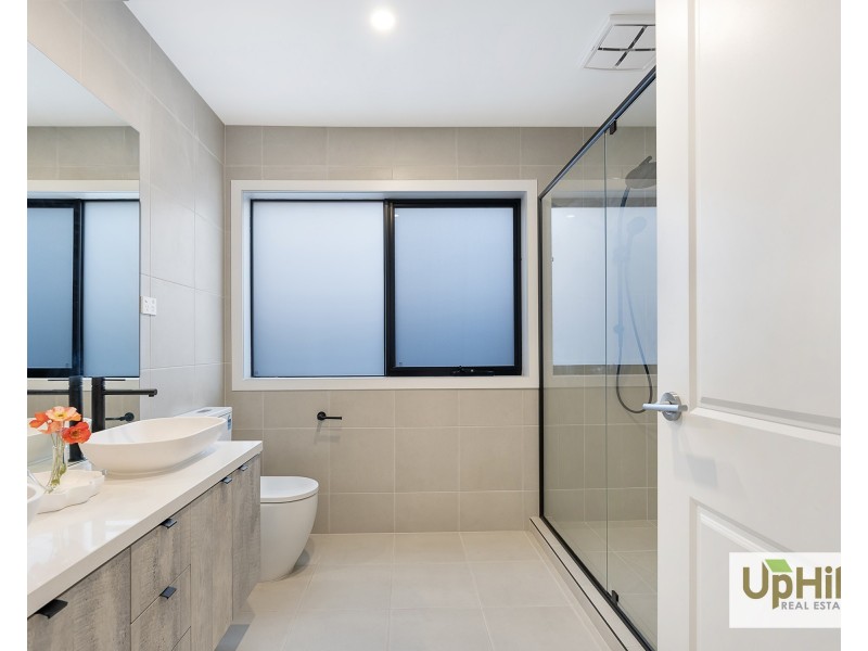 14 Noah Road, Clyde North VIC 3978