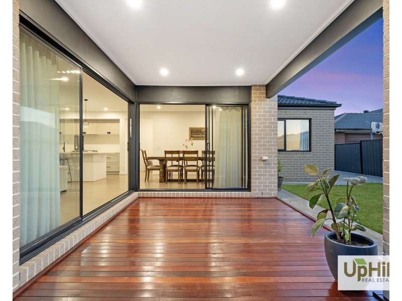 14 Noah Road, Clyde North VIC 3978