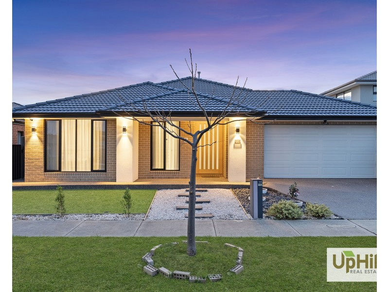 14 Noah Road, Clyde North VIC 3978